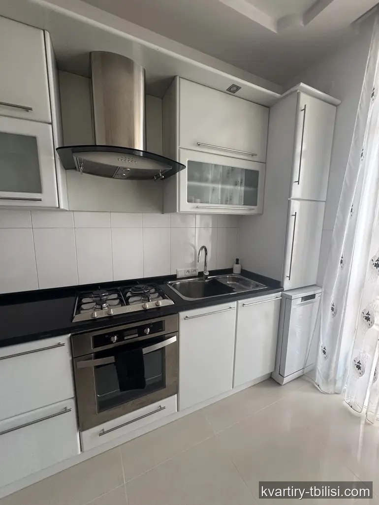 3-bedroom Apartment for rent in Vake, Tbilisi, 100 sqm, floor 12/12 — 1 000 USD/month | Tbilisi Homes