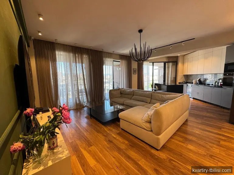 Трёхкомнатная квартира в Ваке — 2 000 USD/мес | Tbilisi Homes