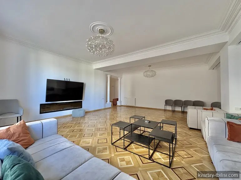 Четырёхкомнатная квартира в Ваке — 2 100 USD/мес | Tbilisi Homes