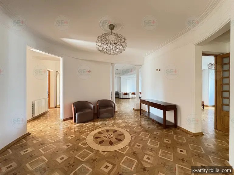 Четырёхкомнатная квартира в Ваке — 2 100 USD/мес | Tbilisi Homes