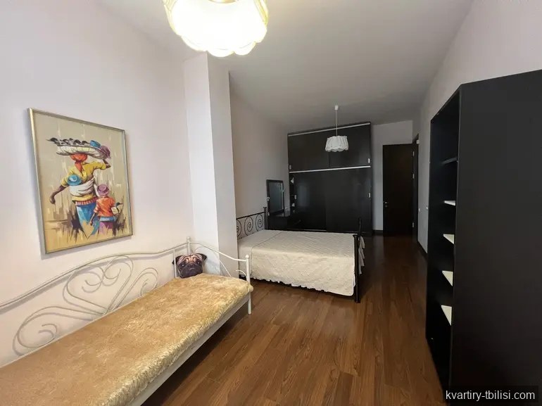 4-bedroom Apartment for rent in Vake, Tbilisi, 190 sqm, floor 3/12 — 1 900 USD/month | Tbilisi Homes