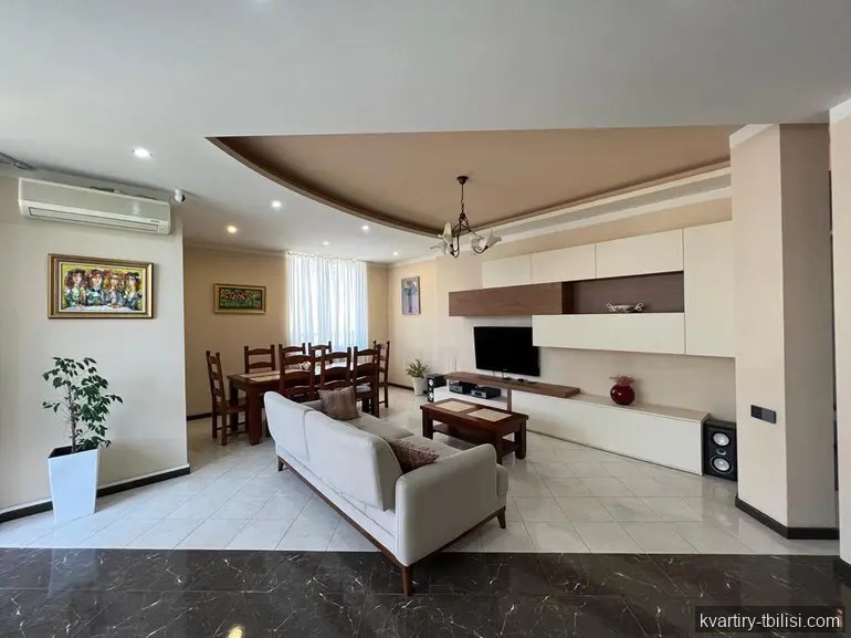 Четырёхкомнатная квартира в Ваке — 2 350 USD/мес | Tbilisi Homes