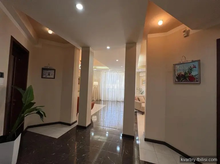 Четырёхкомнатная квартира в Ваке — 2 350 USD/мес | Tbilisi Homes