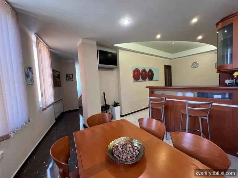 Четырёхкомнатная квартира в Ваке — 2 350 USD/мес | Tbilisi Homes