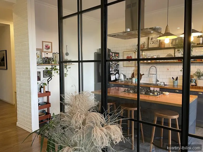4-bedroom Apartment for rent in Vake, Tbilisi, 173 sqm, floor 4/9 — 2 500 USD/month | Tbilisi Homes
