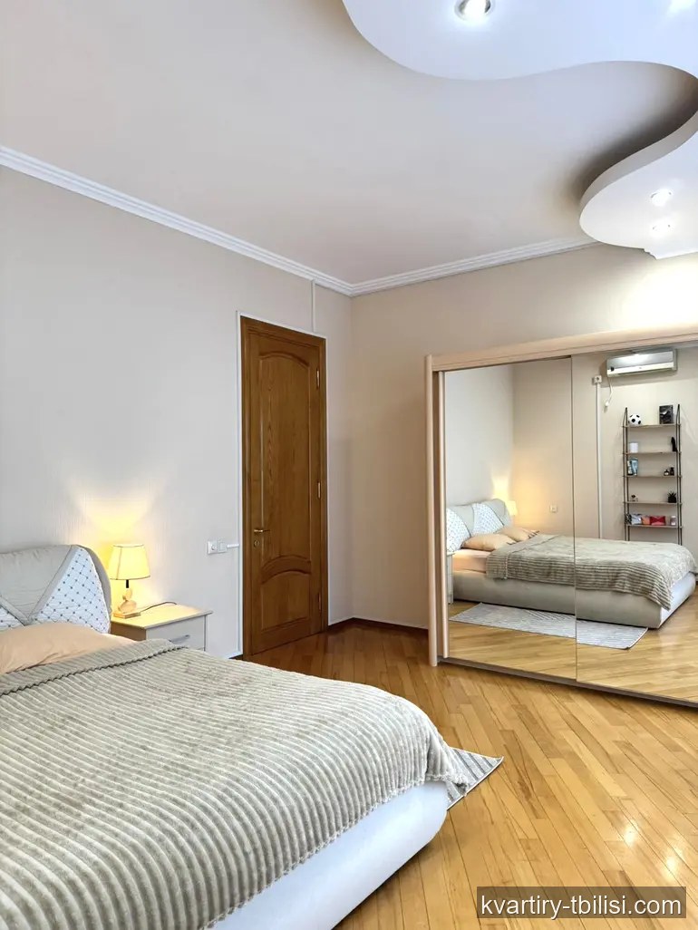 4-bedroom Apartment for rent in Vake, Tbilisi, 210 sqm, floor 5/11 — 2 000 USD/month | Tbilisi Homes