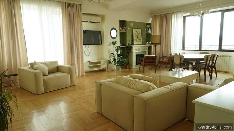 4-bedroom Apartment for rent in Vake, Tbilisi, 170 sqm, floor 11/15 — 2 700 USD/month | Tbilisi Homes