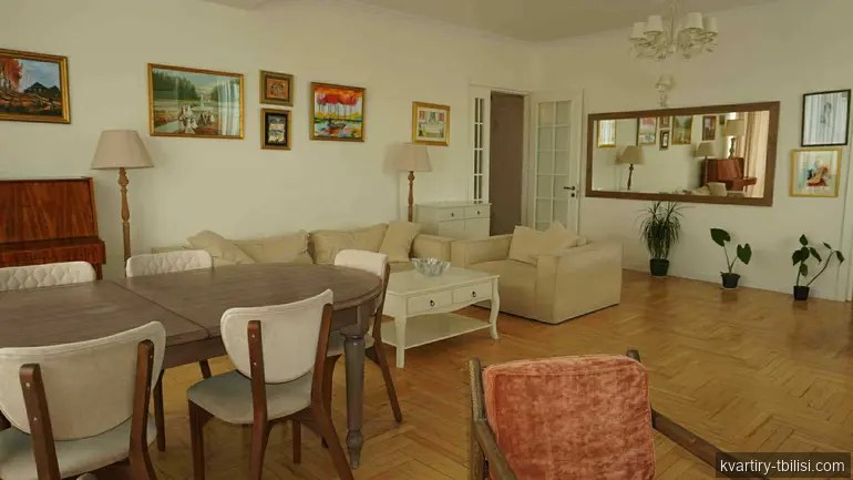 4-bedroom Apartment for rent in Vake, Tbilisi, 170 sqm, floor 11/15 — 2 700 USD/month | Tbilisi Homes