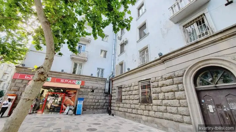 Четырёхкомнатная квартира в Ваке — 1 200 USD/мес | Tbilisi Homes