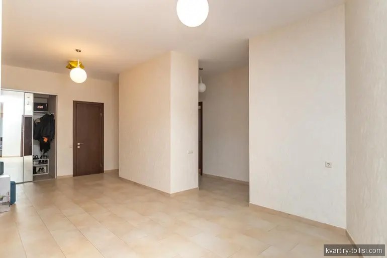 4-bedroom Apartment for rent in Vake, Tbilisi, 200 sqm, floor 3/4 — 2 500 USD/month | Tbilisi Homes