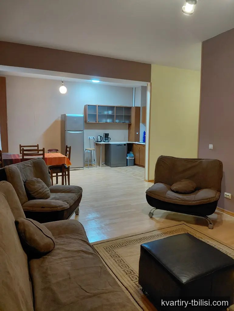 Четырёхкомнатная квартира в Ваке — 1 000 USD/мес | Tbilisi Homes