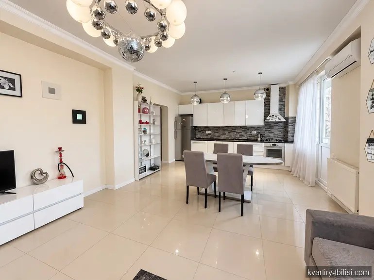 Четырёхкомнатная квартира в Ваке — 1 500 USD/мес | Tbilisi Homes