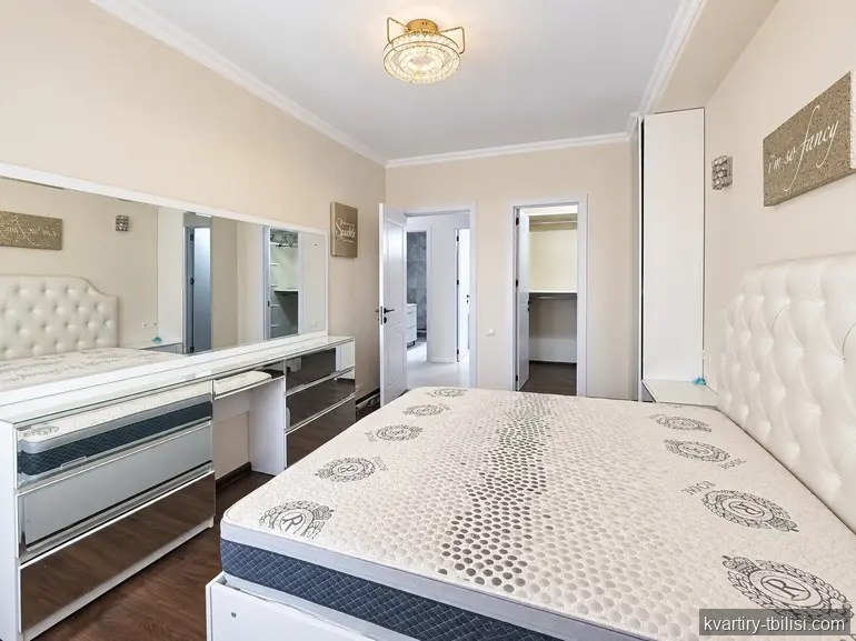 Четырёхкомнатная квартира в Ваке — 1 500 USD/мес | Tbilisi Homes