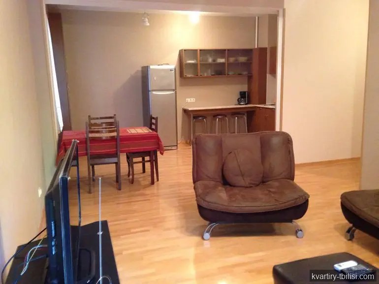 Четырёхкомнатная квартира в Ваке — 1 000 USD/мес | Tbilisi Homes
