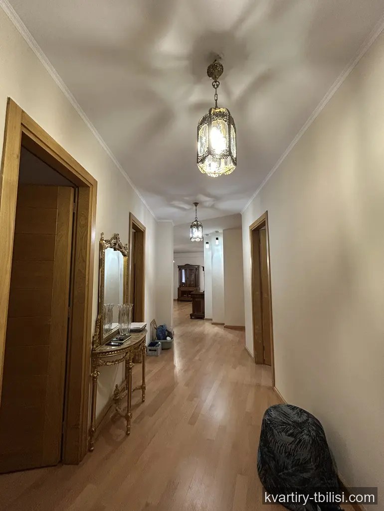 4-bedroom Apartment for rent in Vake, Tbilisi, 170 sqm, floor 5/8 — 2 000 USD/month | Tbilisi Homes