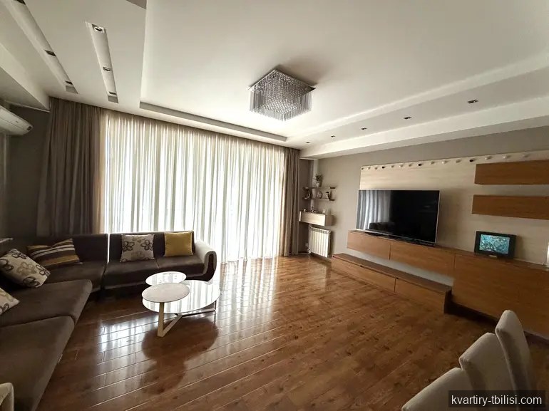 Четырёхкомнатная квартира в Ваке — 2 300 USD/мес | Tbilisi Homes
