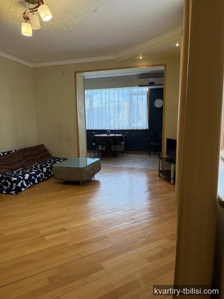 Четырёхкомнатная квартира в Ваке — 700 USD/мес | Tbilisi Homes