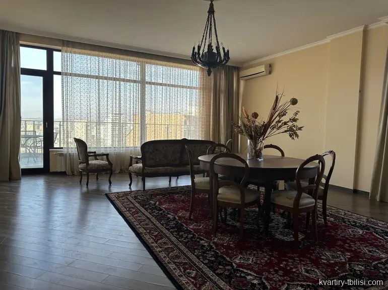 Четырёхкомнатная квартира в Ваке — 1 800 USD/мес | Tbilisi Homes