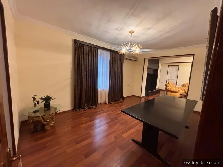 Четырёхкомнатная квартира в Ваке — 1 000 USD/мес | Tbilisi Homes