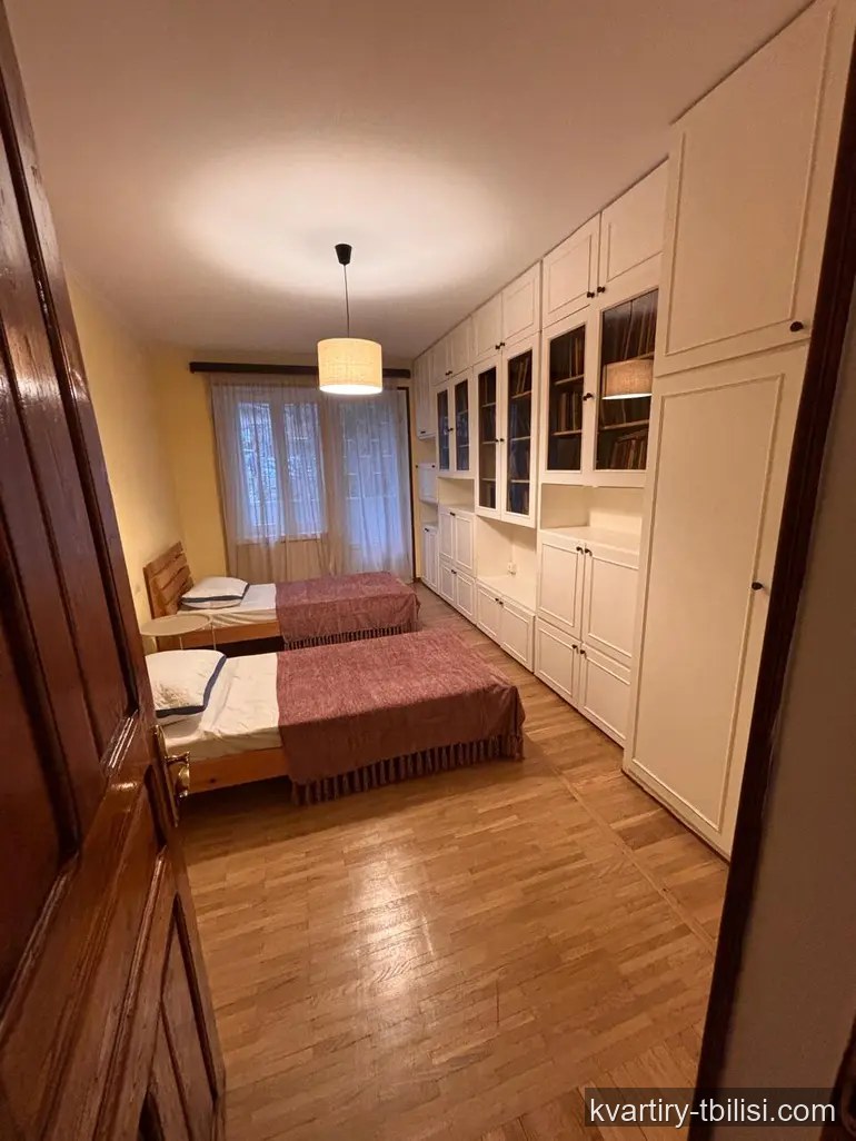 Четырёхкомнатная квартира в Ваке — 1 000 USD/мес | Tbilisi Homes