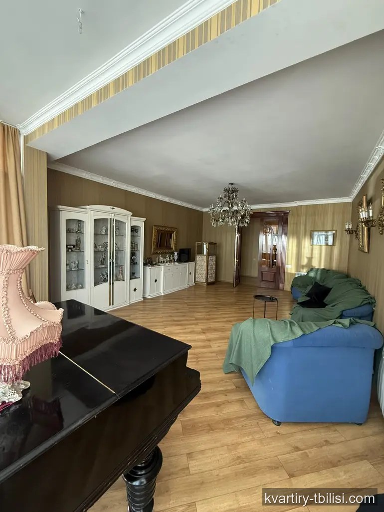 5-bedroom Apartment for rent in Vake, Tbilisi, 200 sqm, floor 8/10 — 2 500 USD/month | Tbilisi Homes