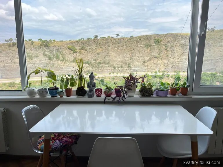 5-комнатная квартира в Ваке — 1 100 USD/мес | Tbilisi Homes