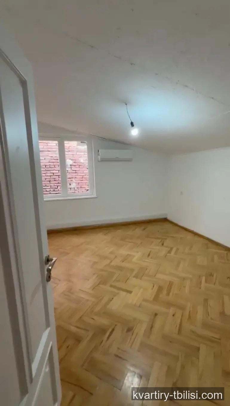 5-bedroom Apartment for rent in Vake, Tbilisi, 250 sqm, floor 3/3 — 2 200 USD/month | Tbilisi Homes