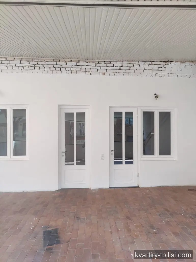 5-bedroom Apartment for rent in Vake, Tbilisi, 250 sqm, floor 3/3 — 2 100 USD/month | Tbilisi Homes
