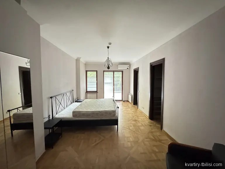7-комнатная квартира в Ваке — 3 600 USD/мес | Tbilisi Homes