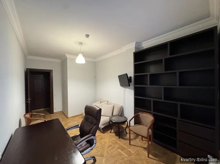 7-комнатная квартира в Ваке — 3 600 USD/мес | Tbilisi Homes