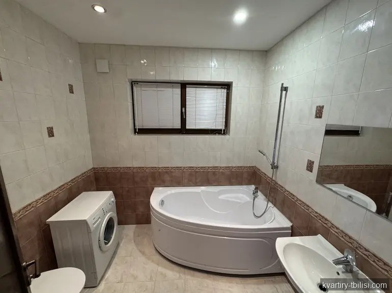 7-комнатная квартира в Ваке — 3 600 USD/мес | Tbilisi Homes