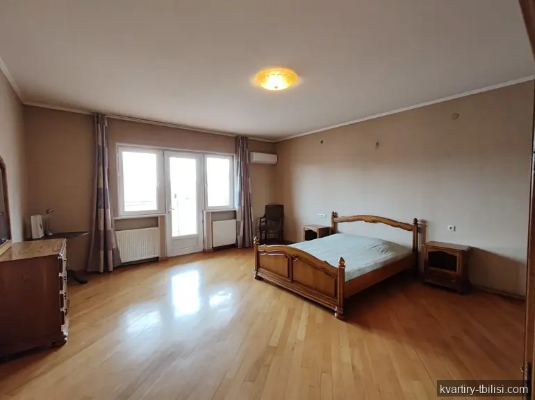 8-комнатная квартира в Ваке — 1 300 USD/мес | Tbilisi Homes