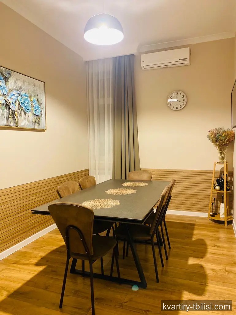 9-bedroom Apartment for rent in Vake, Tbilisi, 255 sqm, floor 4/4 — 2 150 USD/month | Tbilisi Homes