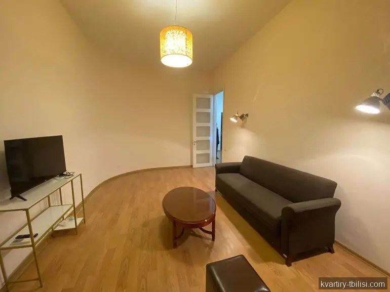 2-bedroom Apartment for rent in Vera, Tbilisi, 87 sqm, floor 2/5 — 800 USD/month | Tbilisi Homes