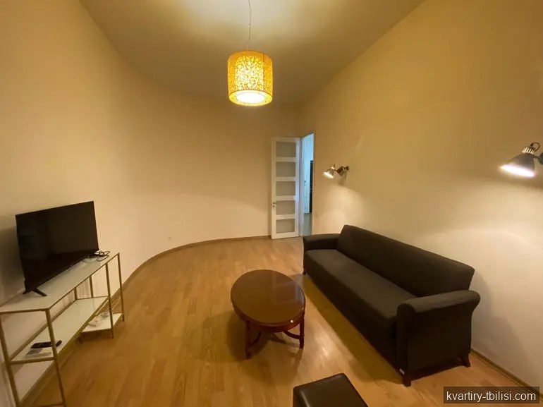 2-bedroom Apartment for rent in Vera, Tbilisi, 87 sqm, floor 2/5 — 800 USD/month | Tbilisi Homes