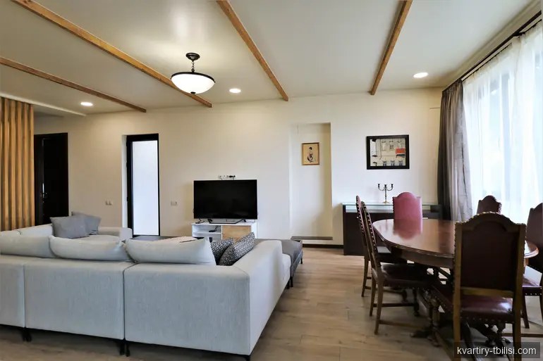 3-bedroom Apartment for rent in Vera, Tbilisi, 128 sqm, floor 2/3 — 2 500 USD/month | Tbilisi Homes