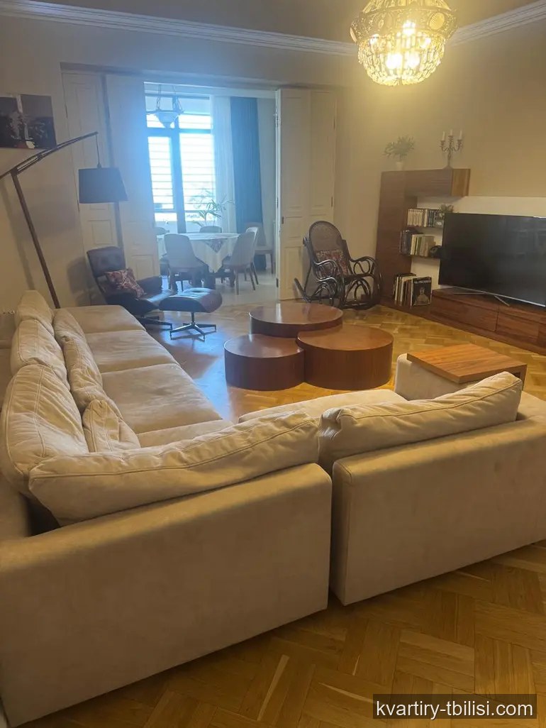 Четырёхкомнатная квартира на Вере — 2 000 USD/мес | Tbilisi Homes