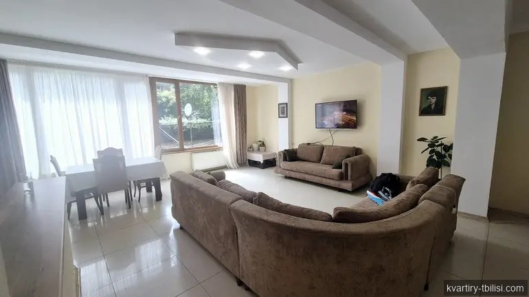 Четырёхкомнатная квартира на Вере — 1 500 USD/мес | Tbilisi Homes