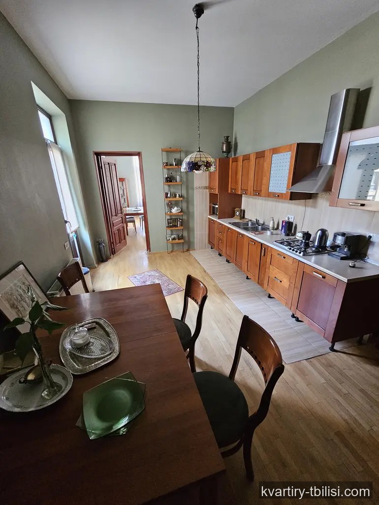 5-комнатная квартира на Вере — 2 000 USD/мес | Tbilisi Homes