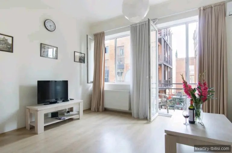 3-bedroom Apartment for sale in Avlabari, Tbilisi, 71 sqm, floor 2/4 — 185 000 USD | Tbilisi Homes