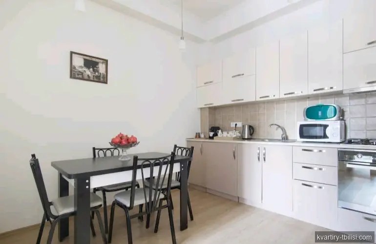 3-bedroom Apartment for sale in Avlabari, Tbilisi, 71 sqm, floor 2/4 — 185 000 USD | Tbilisi Homes
