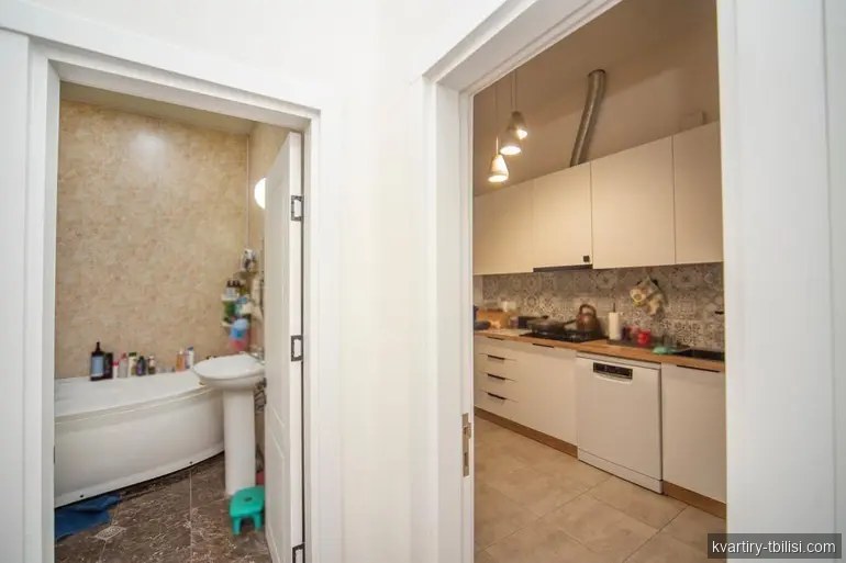 Четырёхкомнатная квартира в Чугурети — 180 000 USD | Tbilisi Homes