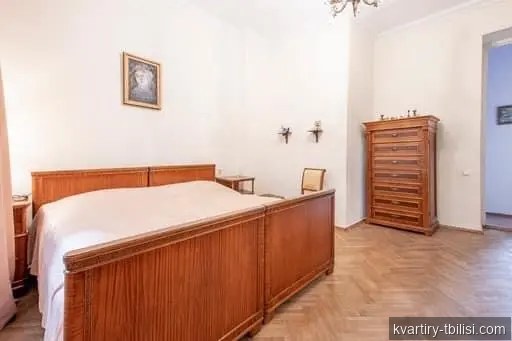Четырёхкомнатная квартира в Чугурети — 295 000 USD | Tbilisi Homes