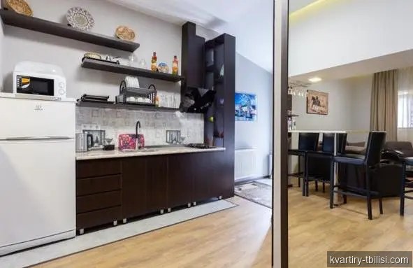 5-bedroom Apartment for sale in Chugureti, Tbilisi, 150 sqm, floor 1/3 — 450 000 USD | Tbilisi Homes