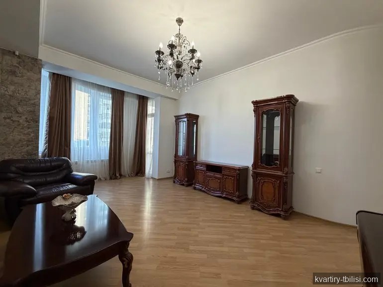 Четырёхкомнатная квартира в Дидубе — 190 000 USD | Tbilisi Homes