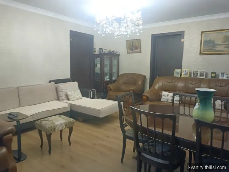 8-bedroom Apartment for sale in Digomi Massiv, Tbilisi, 150 sqm, floor 5/9 — 275 000 USD | Tbilisi Homes