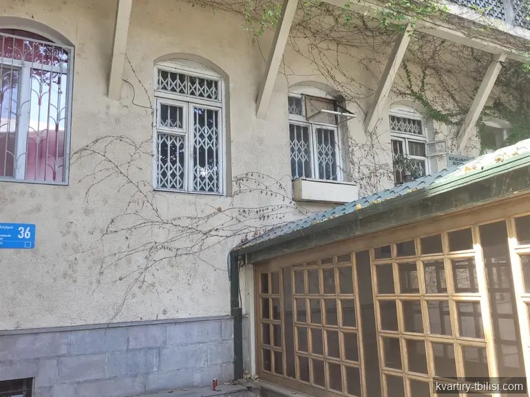 Трёхкомнатная квартира на Мтацминде — 200 000 USD | Tbilisi Homes