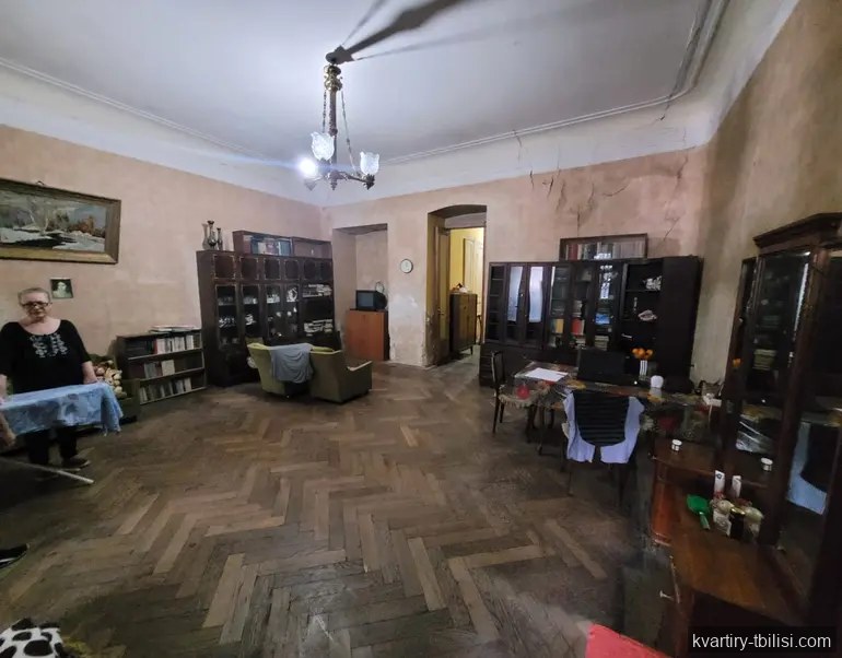 Трёхкомнатная квартира на Мтацминде — 200 000 USD | Tbilisi Homes