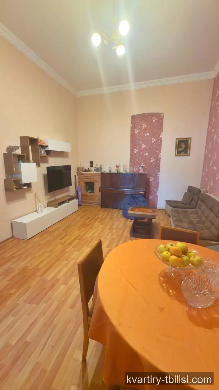 Трёхкомнатная квартира на Мтацминде — 115 000 USD | Tbilisi Homes