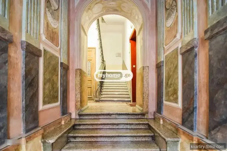 4-bedroom Apartment for sale in Mtatsminda, Tbilisi, 112 sqm, floor 4/4 — 285 000 USD | Tbilisi Homes